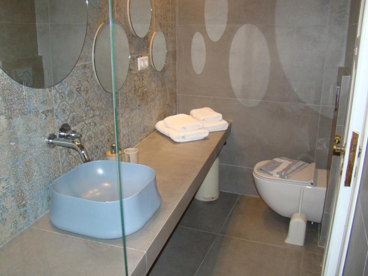 Efi'S Apartments Plaka  Екстериор снимка