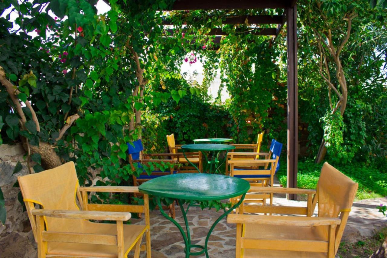 Efi'S Apartments Plaka  Екстериор снимка